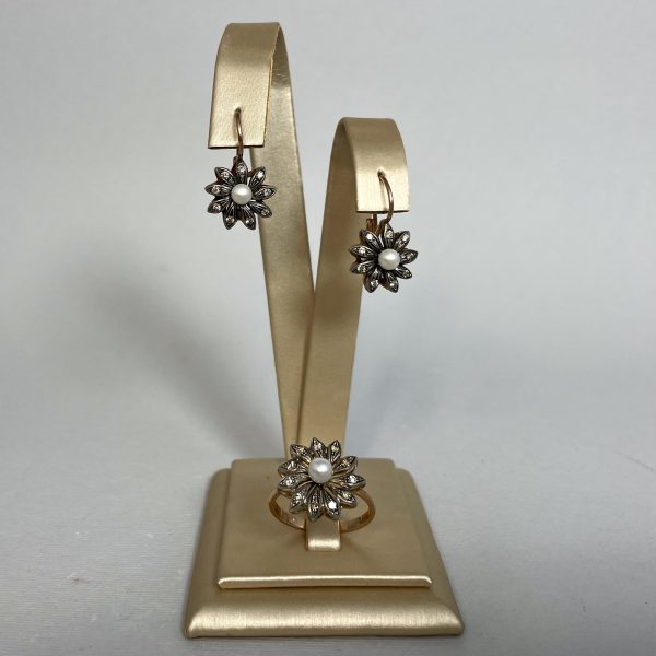 Parure orecchini e anello con diamanti e perle - immagine 3