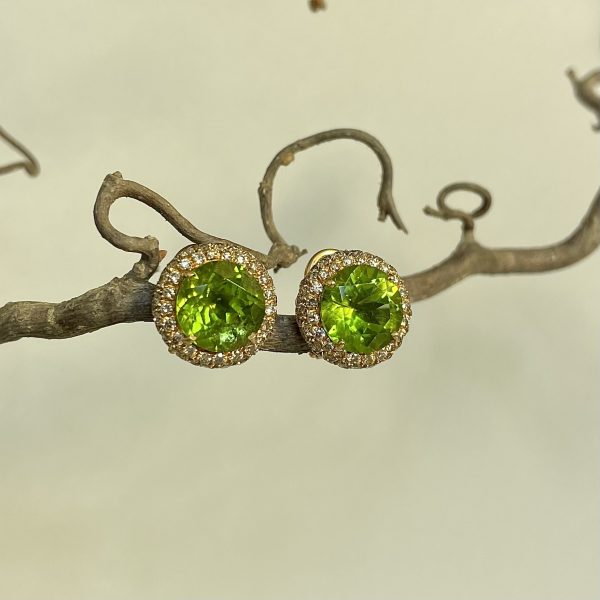 Orecchini in oro rosso con diamanti brown e peridoti - immagine 2