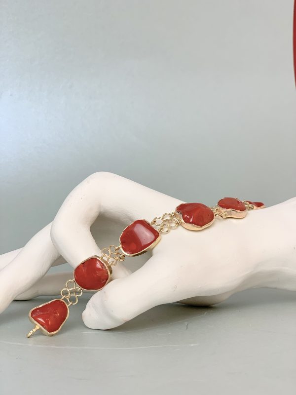 Bracciale in oro rosso con coralli