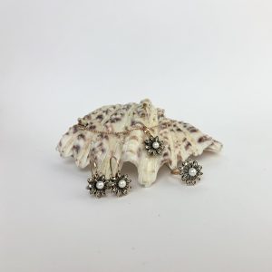 Parure orecchini e anello con diamanti e perle
