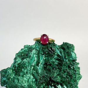 Anello in oro giallo 18KT con Tormalina Rubellite