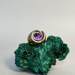 Anello in oro rosso 9KT con Ametista