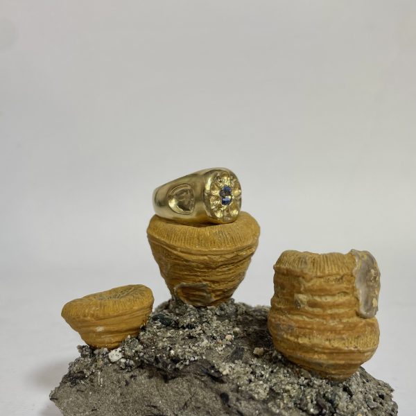 anello con zaffiro in oro giallo 18kt